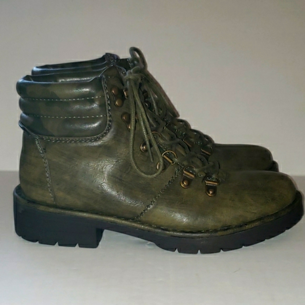 🔥FINAL PRICE🔥Seven Dials NWOT Hiking Type Boots